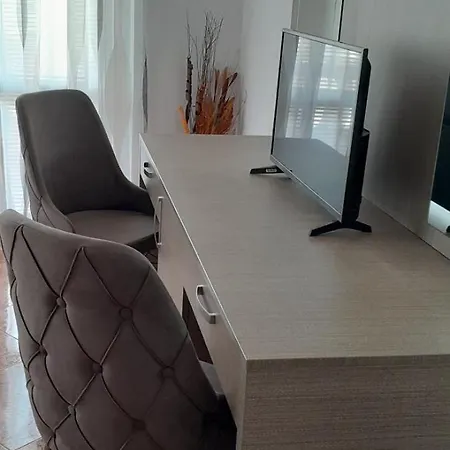 بيت ضيافة Moni 85 Family House سوزوبول