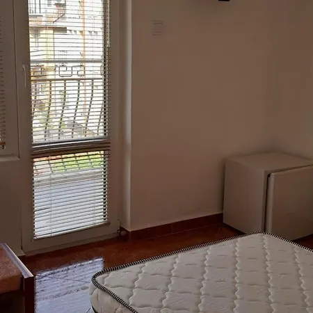 Moni 85 Family House