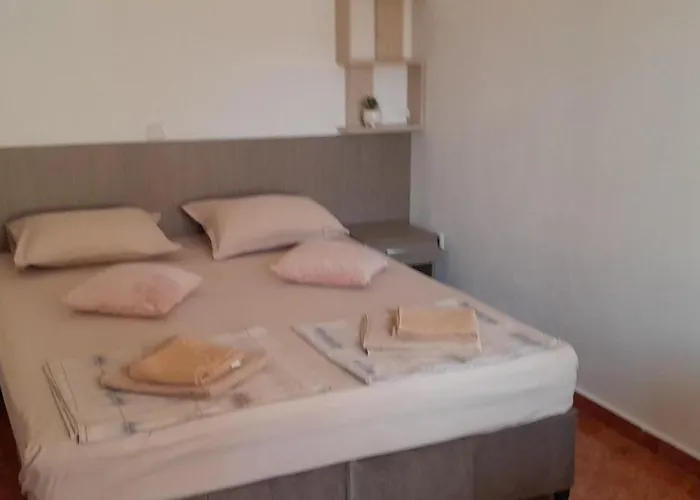 Moni 85 Family House