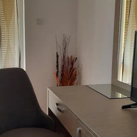 Гостевой дом Moni 85 Family House 4*