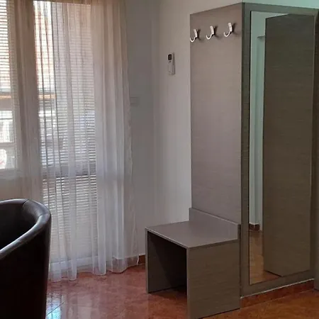 Moni 85 Family House 3*