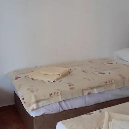 Moni 85 Family House Pensión Sozopol